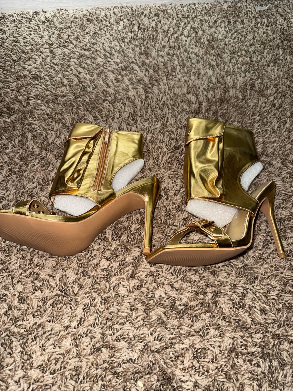 Cape Robbin Gold Metallic High Heels - Picture 2 of 3
